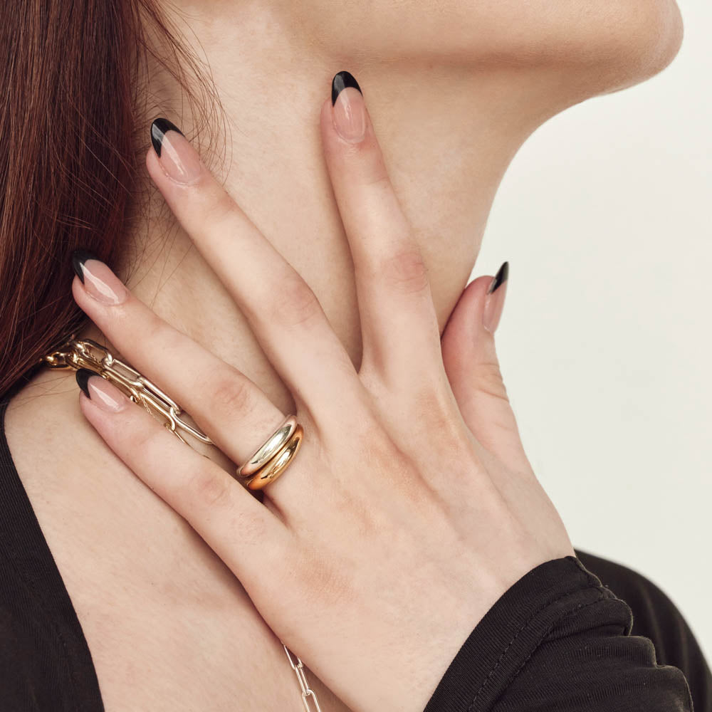 Elegant Silhouette Wedding Band 10