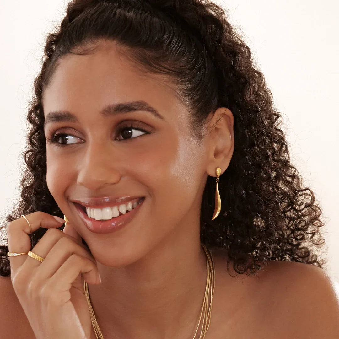 Elegant Gold Teardrop Dangle Earrings 7