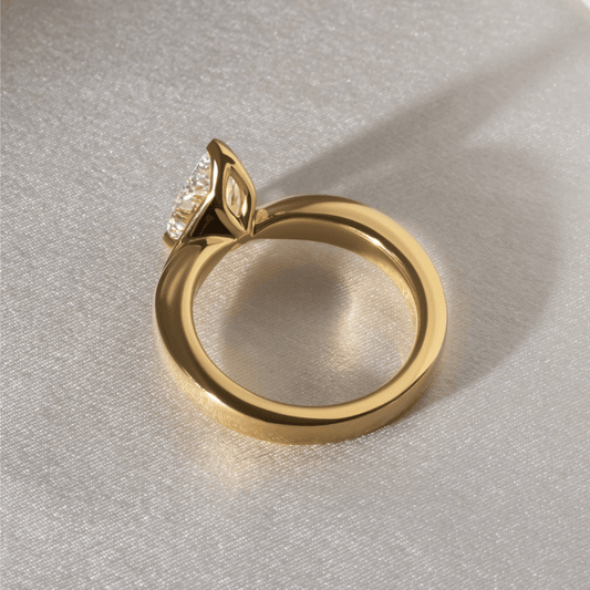 Solitaire-Oval Lab Grown Diamond Engagement Ring