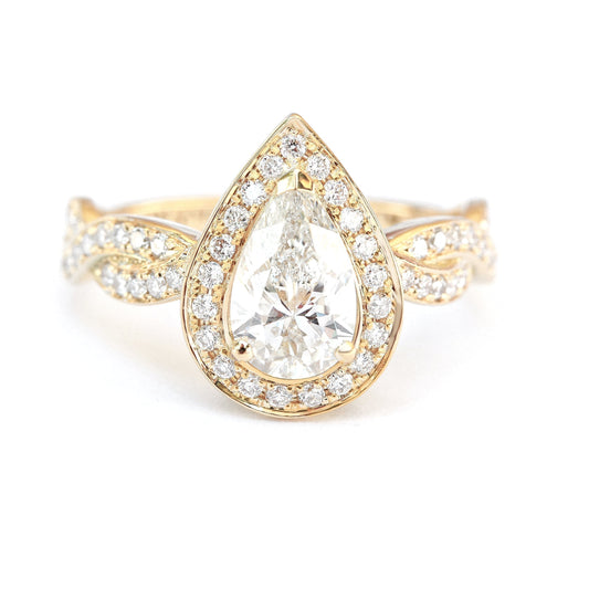 1.01 CT Pear Cut Lab-Grown Diamond Halo Ring with Twisted Band 2