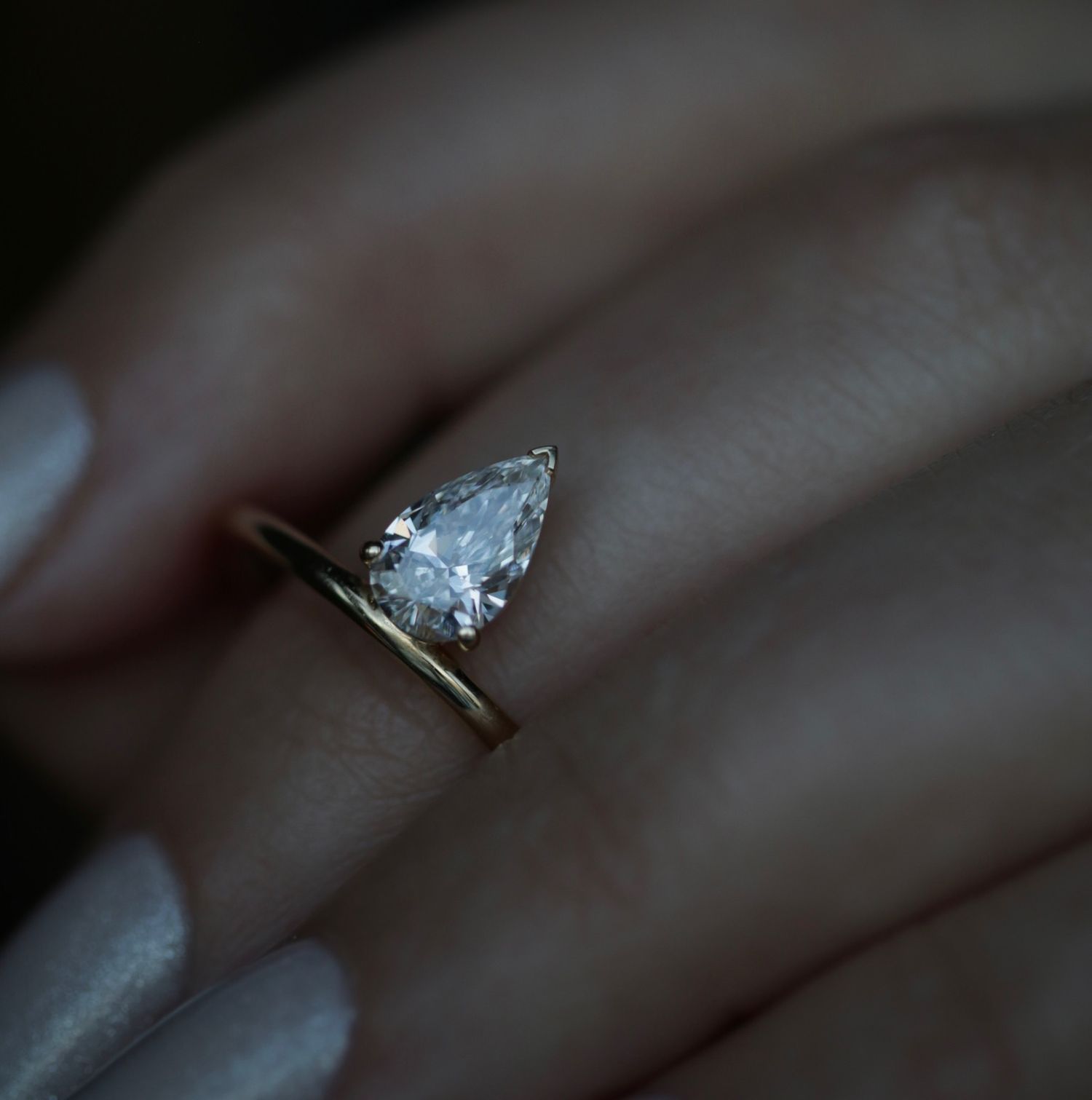 Radiant 0.93 CT Pear-Shaped Lab-Grown Diamond Engagement Ring