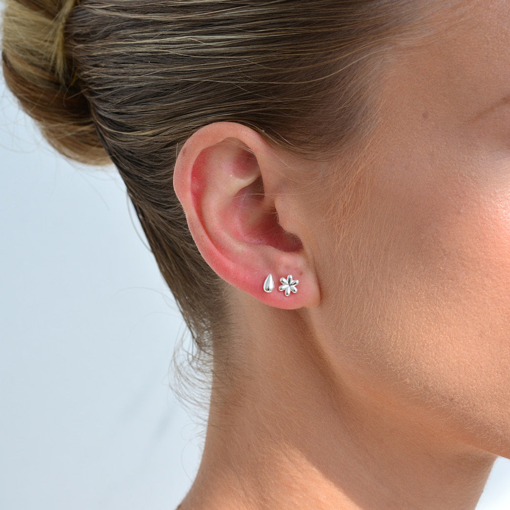 Golden Teardrop Petite Stud Earrings 3
