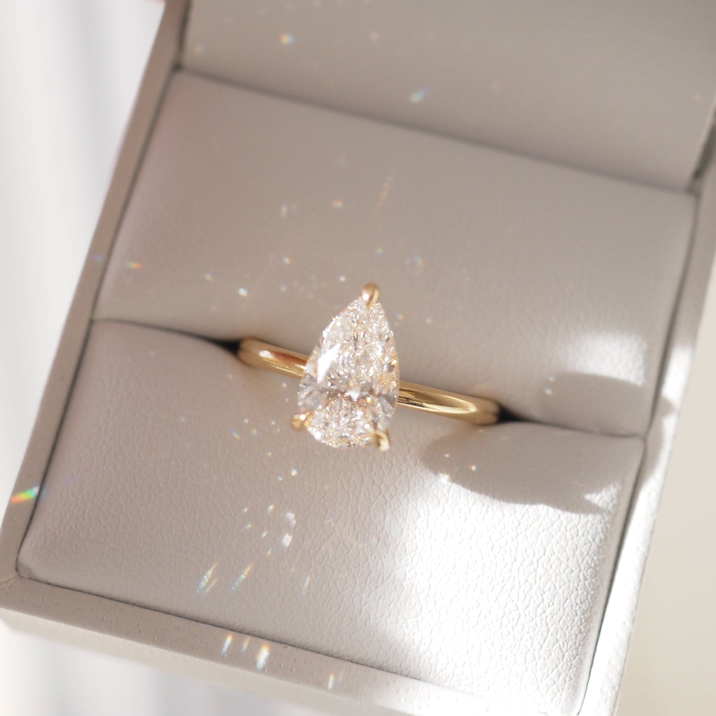 Solitaire-Oval Lab Grown Diamond Engagement Ring