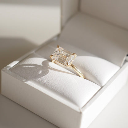Solitaire-Oval Lab Grown Diamond Engagement Ring