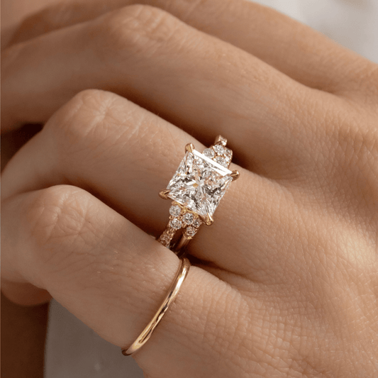Solitaire-Oval Lab Grown Diamond Engagement Ring