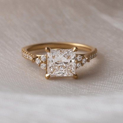 Solitaire-Oval Lab Grown Diamond Engagement Ring