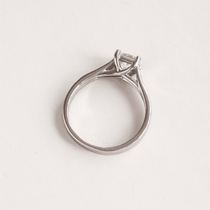 Solitaire-Oval Lab Grown Diamond Engagement Ring