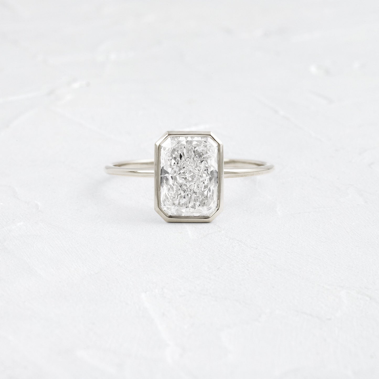 Solitaire-Oval Lab Grown Diamond Engagement Ring