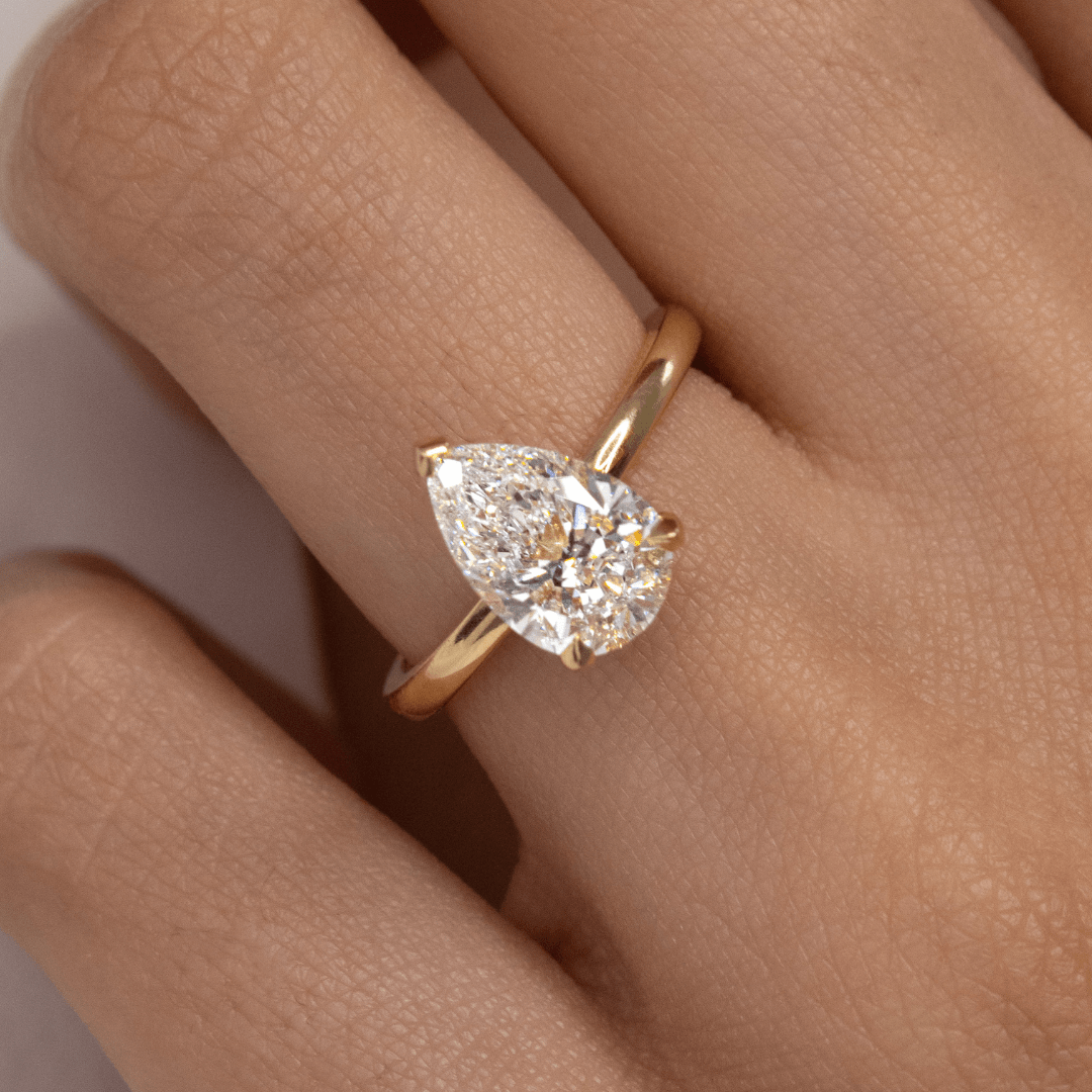 Solitaire-Oval Lab Grown Diamond Engagement Ring