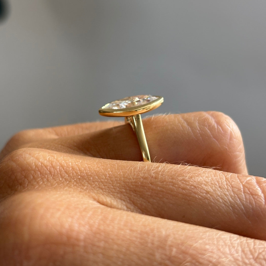 Solitaire-Oval Lab Grown Diamond Engagement Ring
