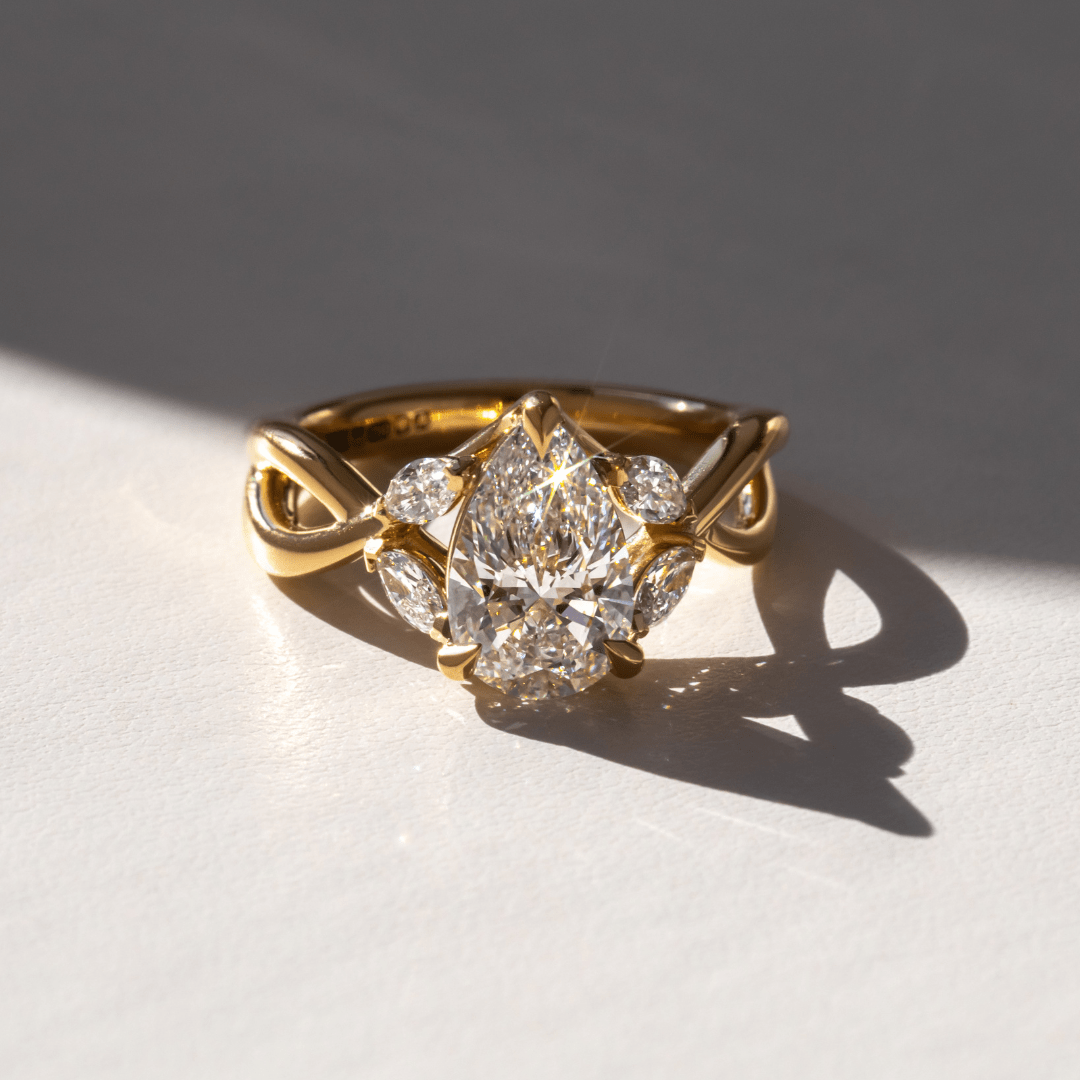 Solitaire-Oval Lab Grown Diamond Engagement Ring