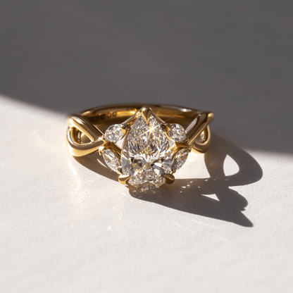Solitaire-Oval Lab Grown Diamond Engagement Ring