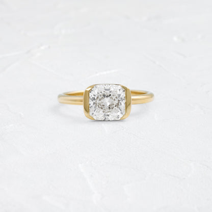 Solitaire-Oval Lab Grown Diamond Engagement Ring