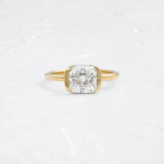 Solitaire-Oval Lab Grown Diamond Engagement Ring