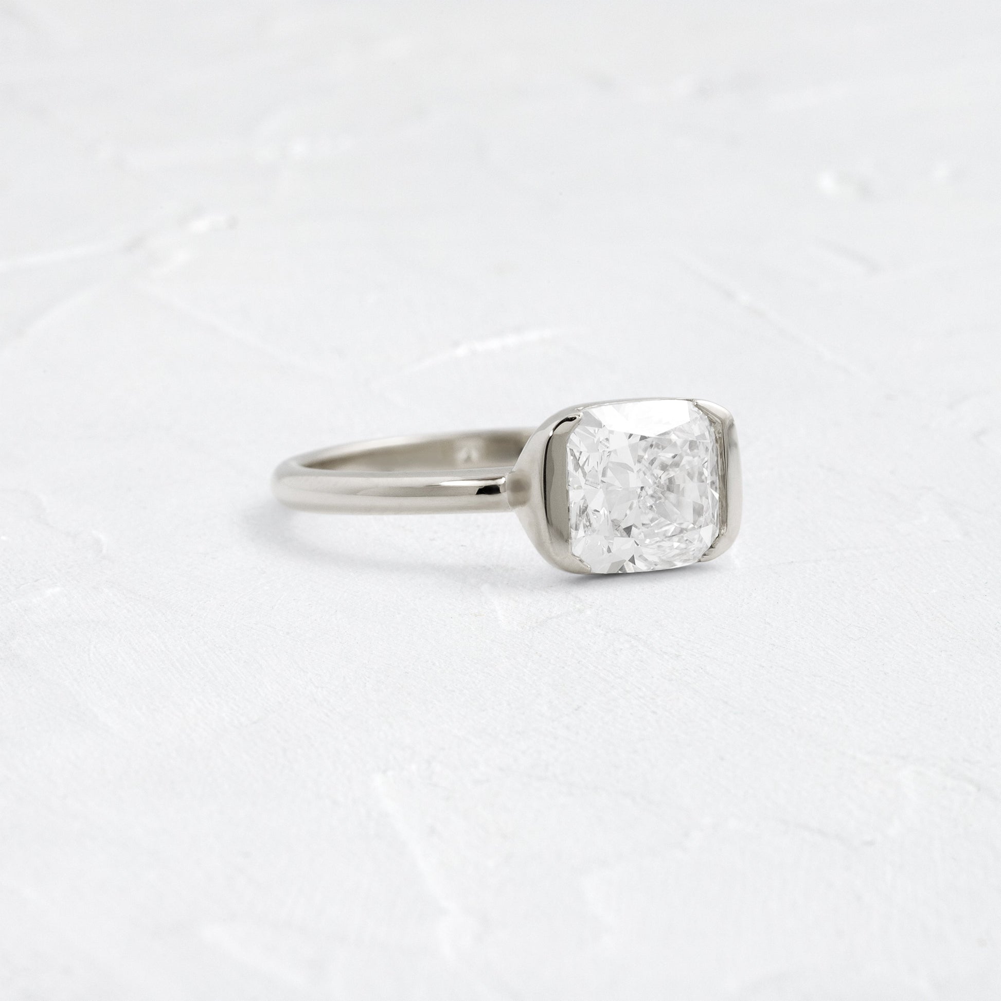 Solitaire-Oval Lab Grown Diamond Engagement Ring