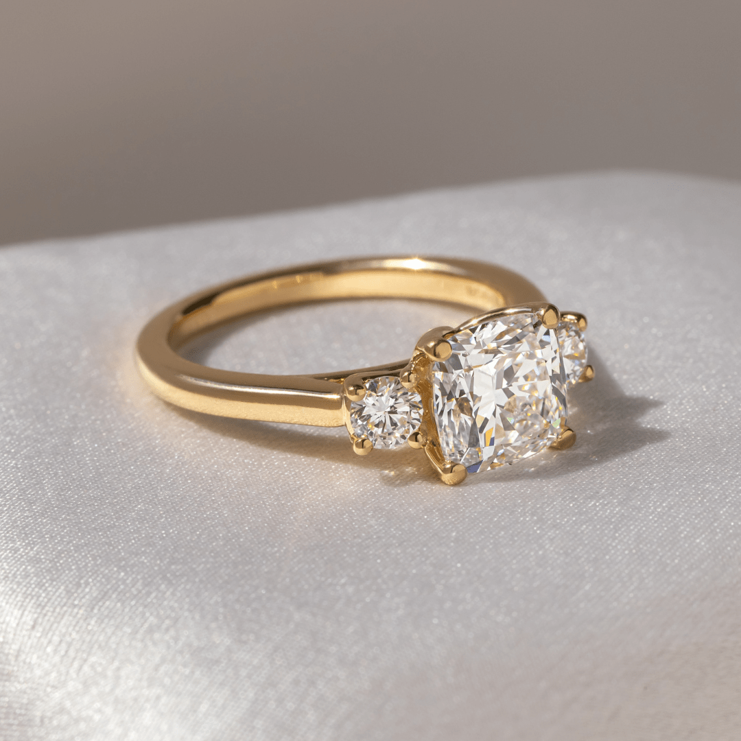 Solitaire-Oval Lab Grown Diamond Engagement Ring
