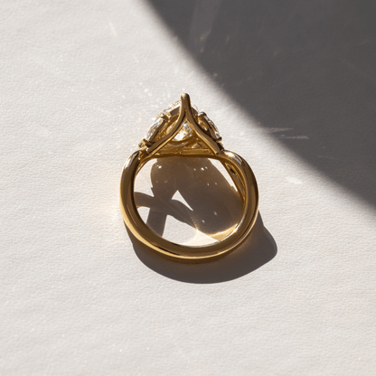 Solitaire-Oval Lab Grown Diamond Engagement Ring
