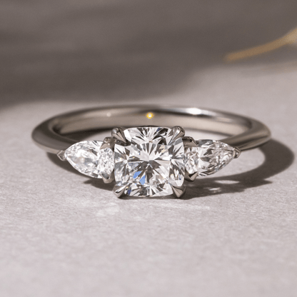 Solitaire-Oval Lab Grown Diamond Engagement Ring