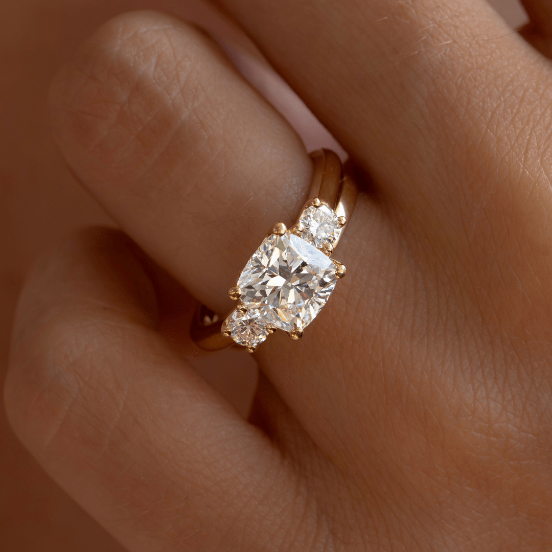 Solitaire-Oval Lab Grown Diamond Engagement Ring