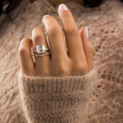 Solitaire-Oval Lab Grown Diamond Engagement Ring