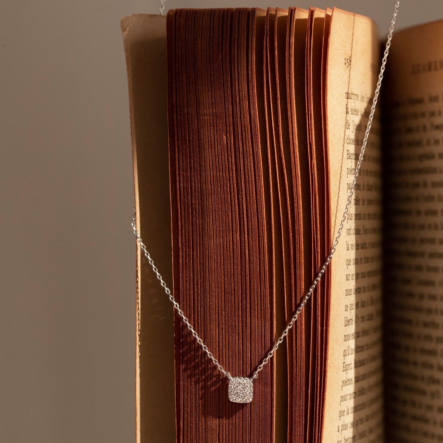 Elegant 0.10 TCW Round Lab-Grown Diamond Cluster Necklace 8
