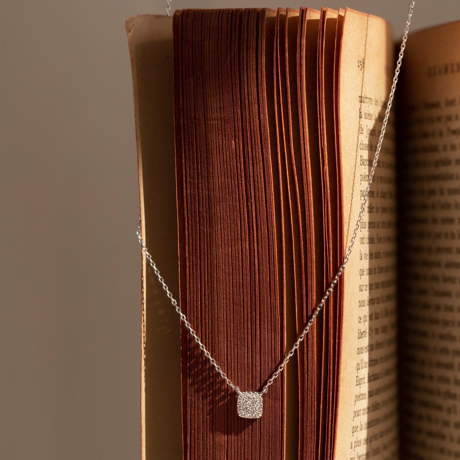 Elegant 0.10 TCW Round Lab-Grown Diamond Cluster Necklace 8