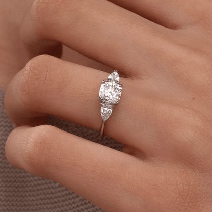 Solitaire-Oval Lab Grown Diamond Engagement Ring