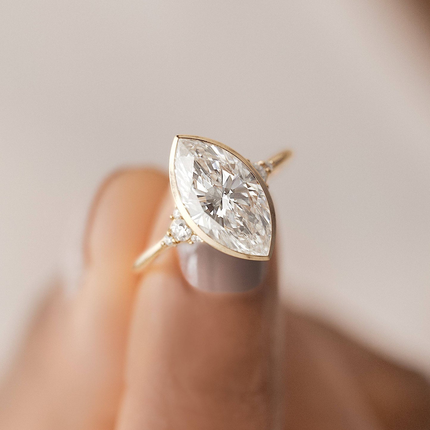 Solitaire-Oval Lab Grown Diamond Engagement Ring