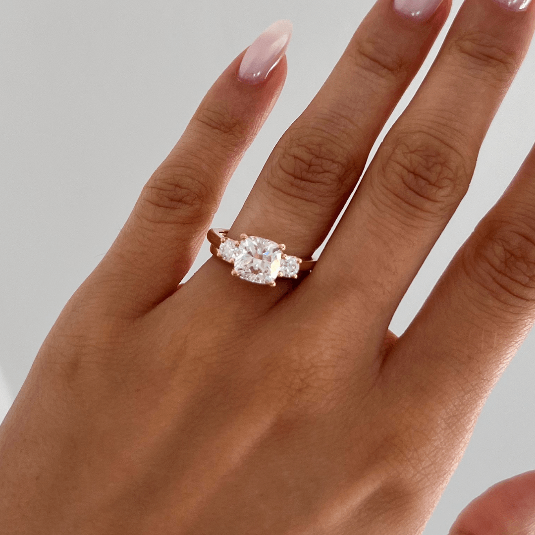 Solitaire-Oval Lab Grown Diamond Engagement Ring