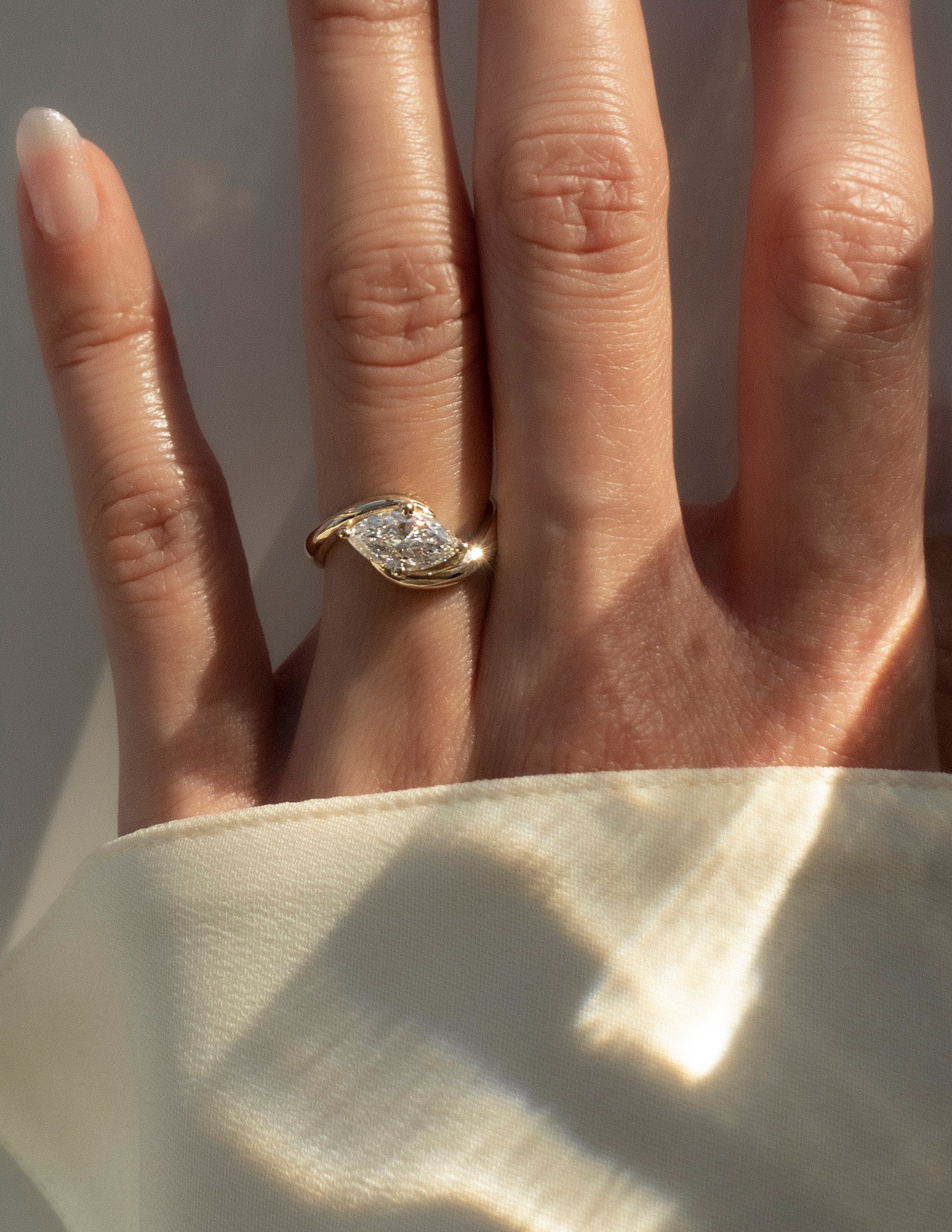 Solitaire-Oval Lab Grown Diamond Engagement Ring