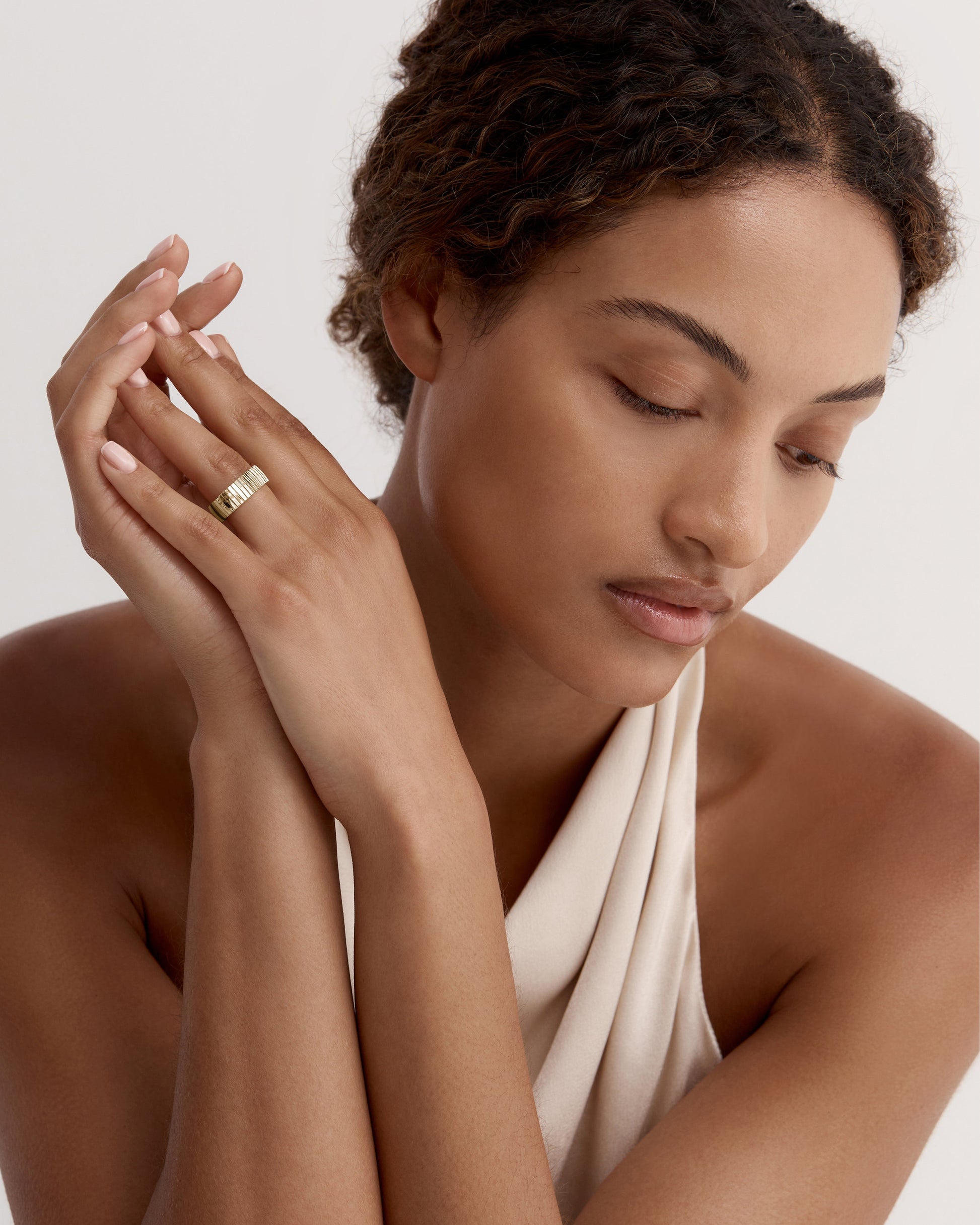 Timeless Ribbed Gold Wedding Band 3