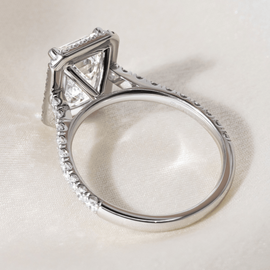 Solitaire-Oval Lab Grown Diamond Engagement Ring