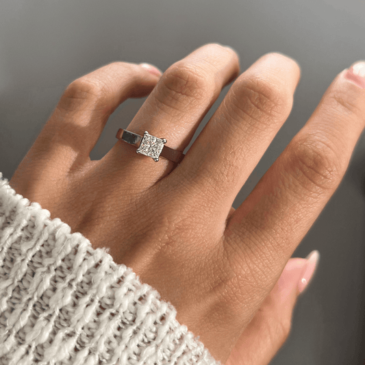 Solitaire-Oval Lab Grown Diamond Engagement Ring