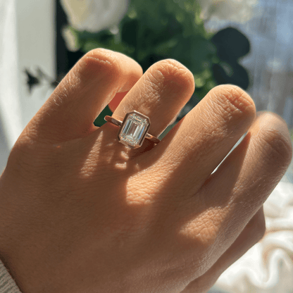 Solitaire-Oval Lab Grown Diamond Engagement Ring