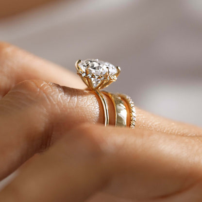 Solitaire-Oval Lab Grown Diamond Engagement Ring