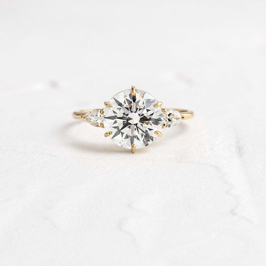 Solitaire-Oval Lab Grown Diamond Engagement Ring
