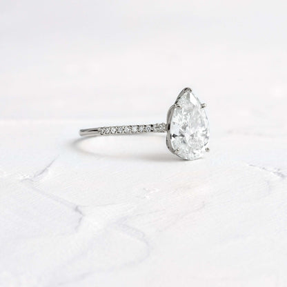 Solitaire-Oval Lab Grown Diamond Engagement Ring