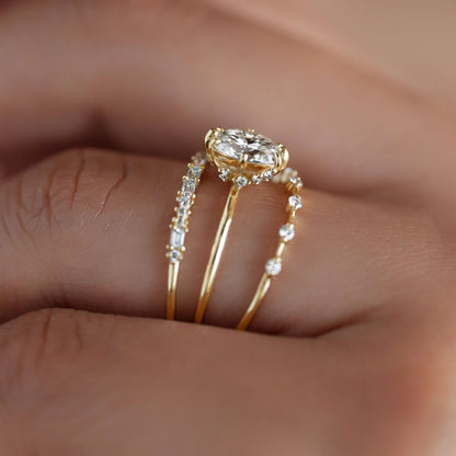 Solitaire-Oval Lab Grown Diamond Engagement Ring