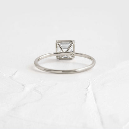Solitaire-Oval Lab Grown Diamond Engagement Ring