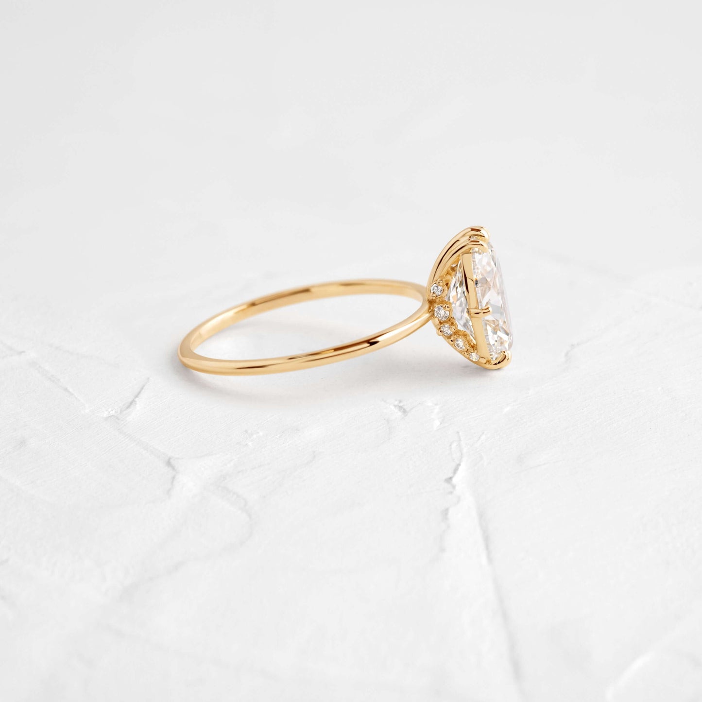 Solitaire-Oval Lab Grown Diamond Engagement Ring
