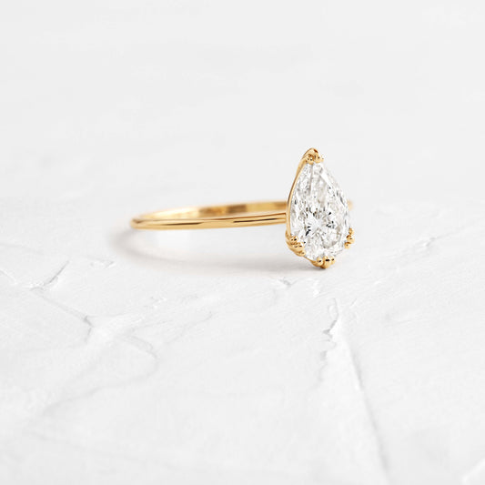 Solitaire-Oval Lab Grown Diamond Engagement Ring