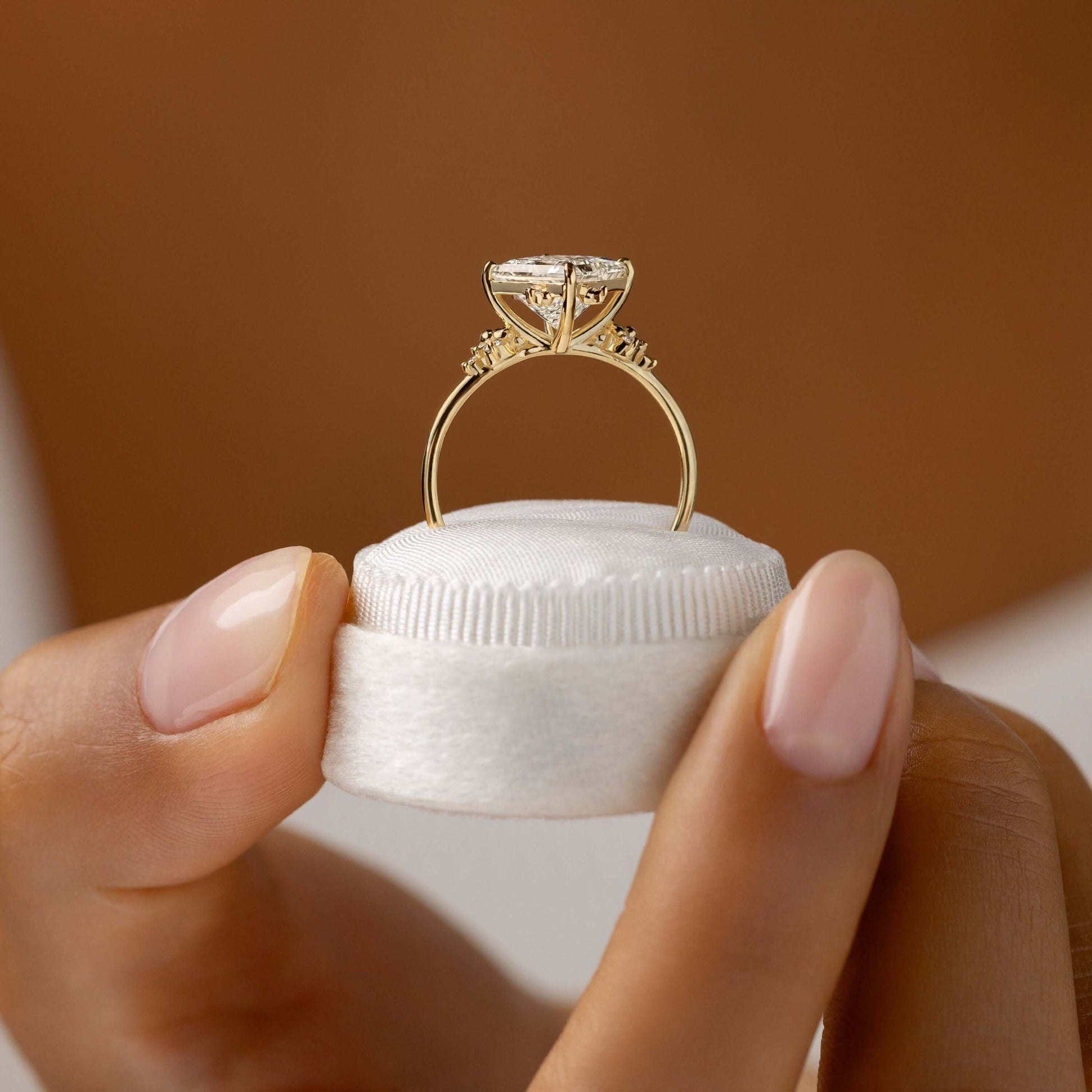 Solitaire-Oval Lab Grown Diamond Engagement Ring