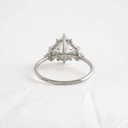 Solitaire-Oval Lab Grown Diamond Engagement Ring