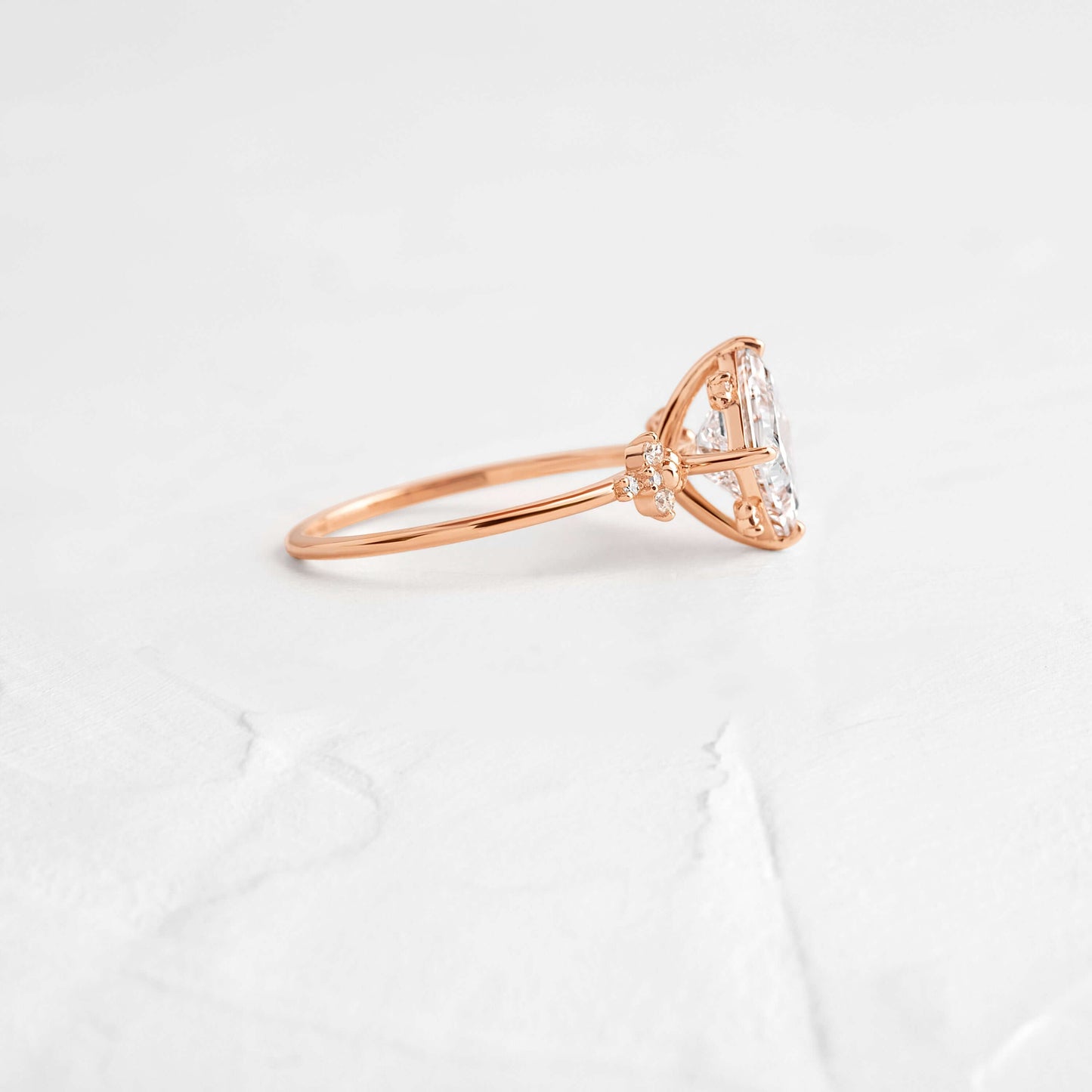 Solitaire-Oval Lab Grown Diamond Engagement Ring