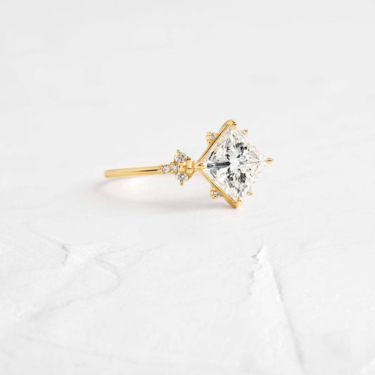 Solitaire-Oval Lab Grown Diamond Engagement Ring