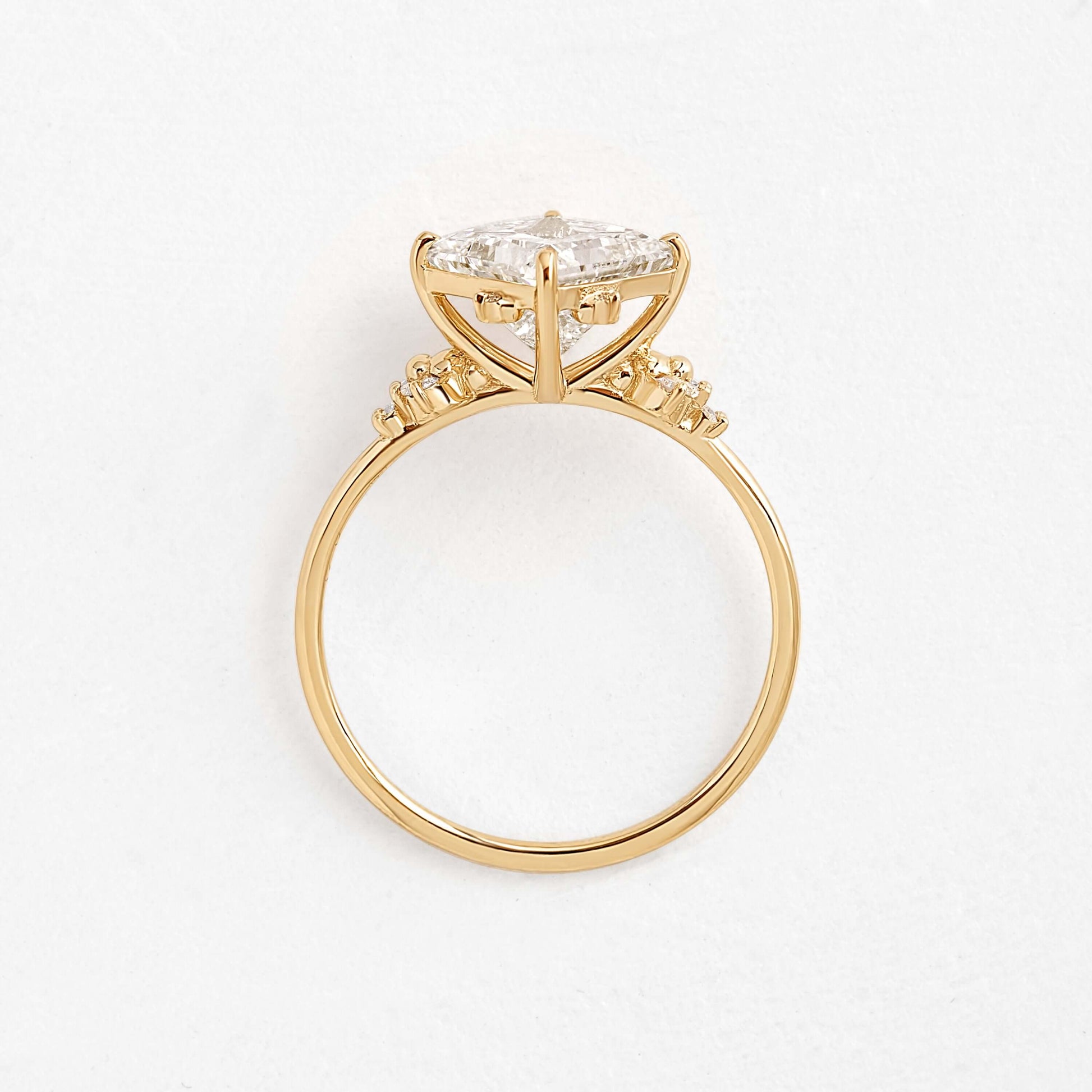 Solitaire-Oval Lab Grown Diamond Engagement Ring
