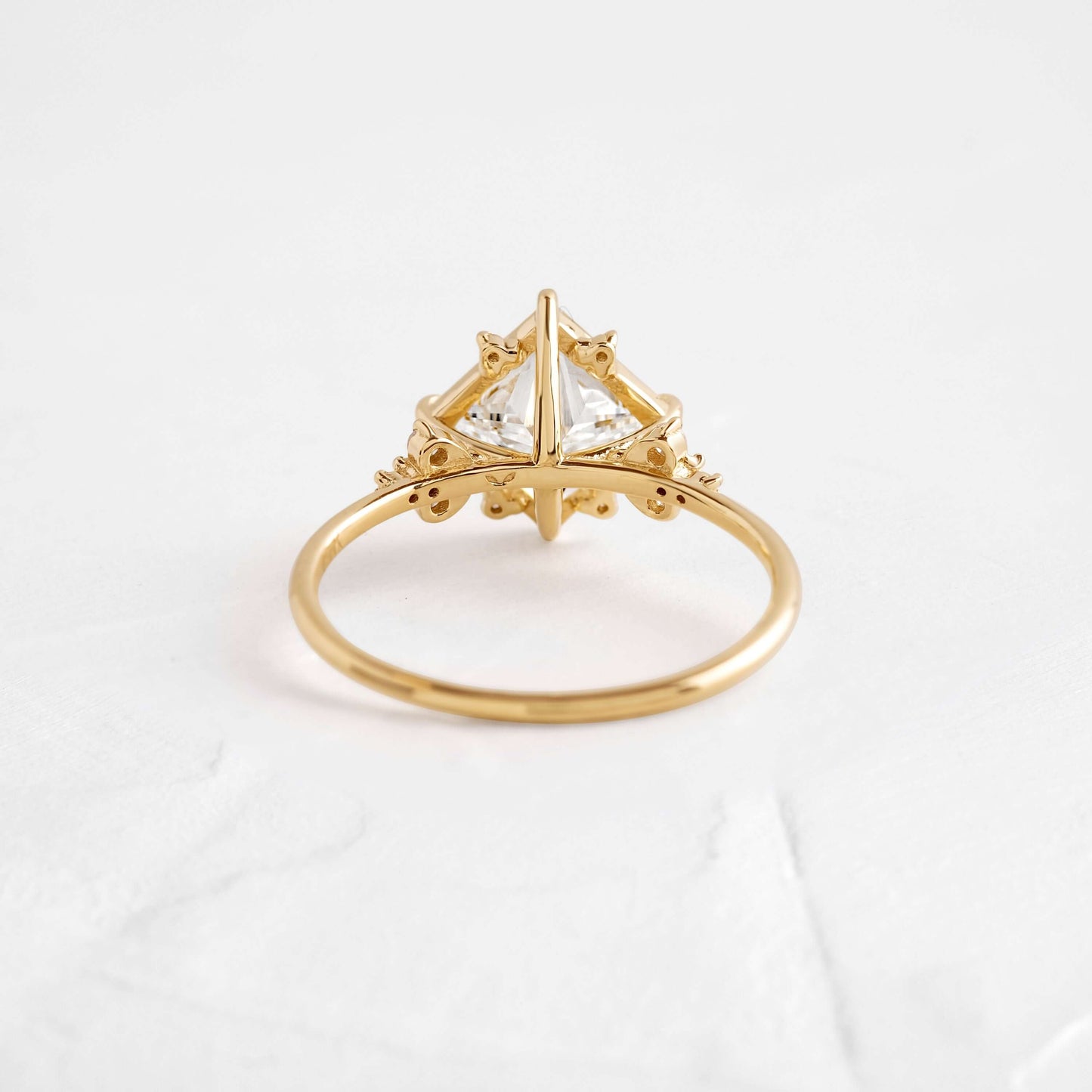Solitaire-Oval Lab Grown Diamond Engagement Ring