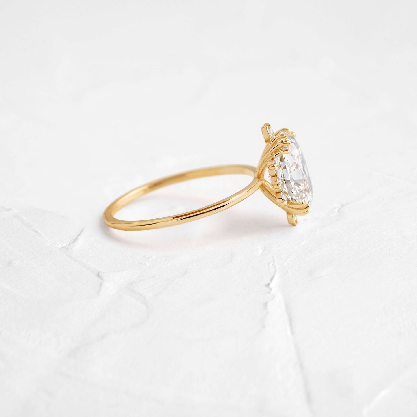 Solitaire-Oval Lab Grown Diamond Engagement Ring