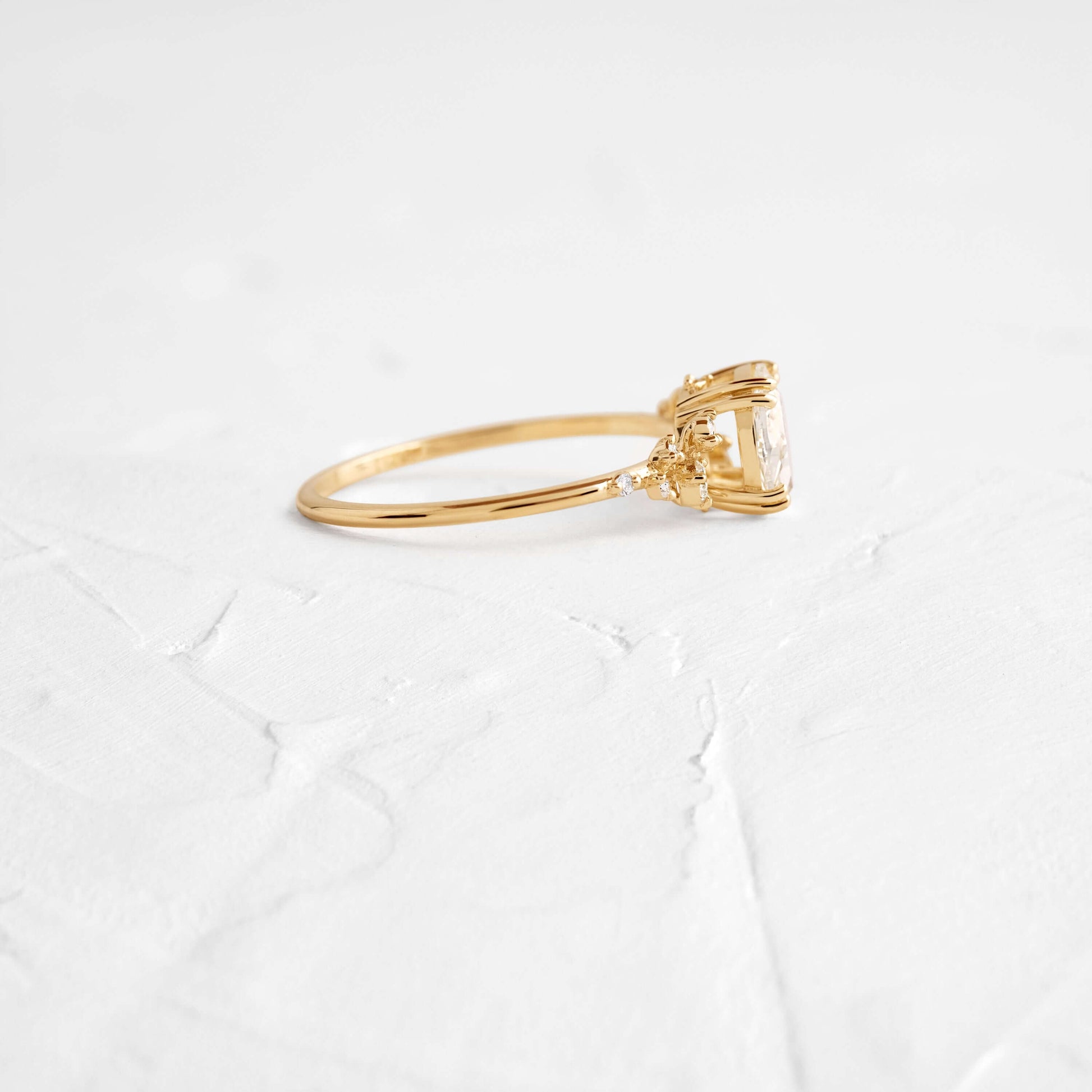 Solitaire-Oval Lab Grown Diamond Engagement Ring