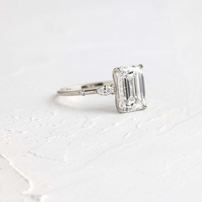 Solitaire-Oval Lab Grown Diamond Engagement Ring